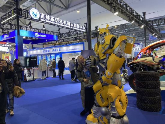 ��������c�����b��ġ����S�䡱��Ӱ������ �z